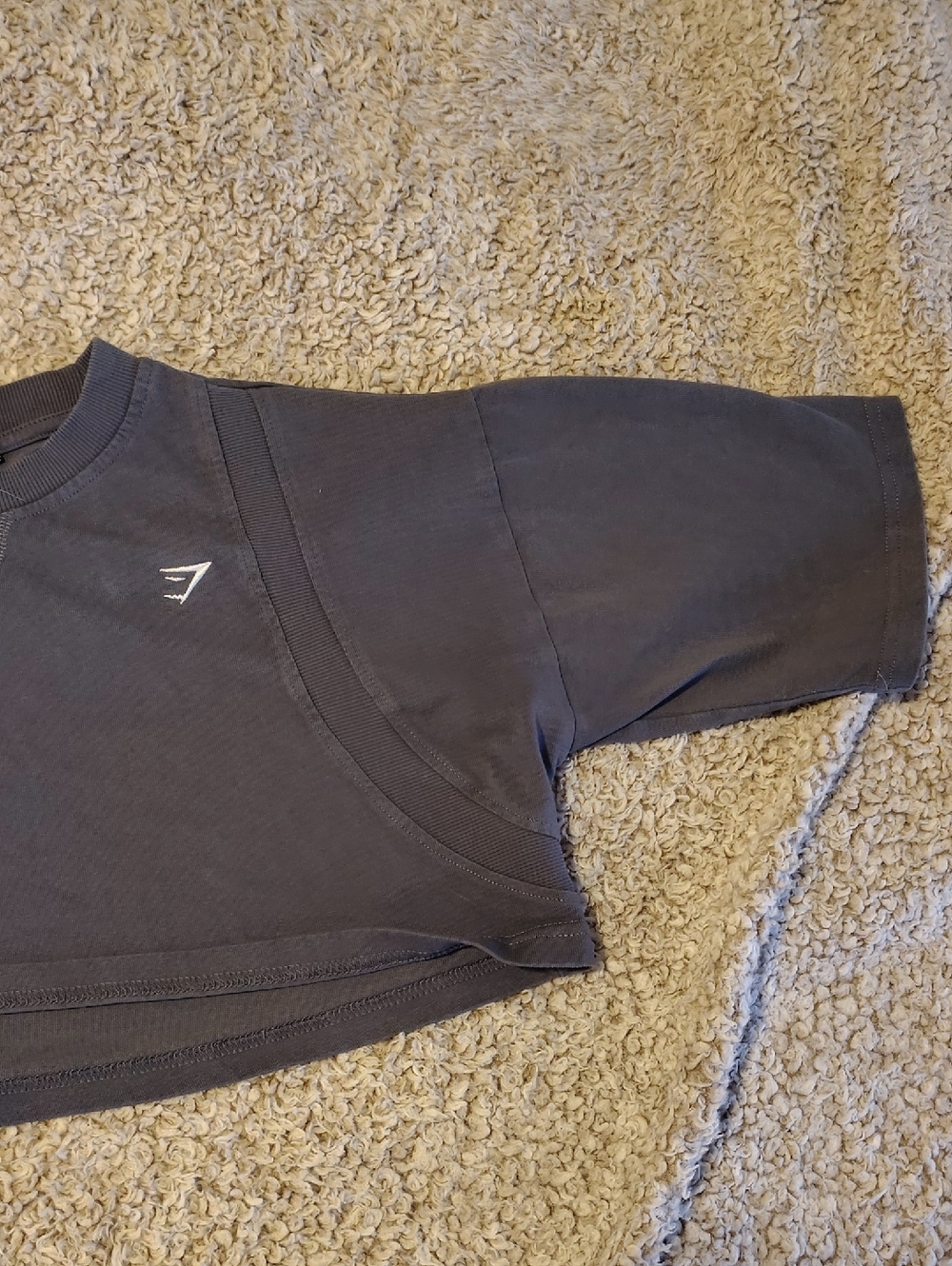 Oversized Cropped Gymshark Top - Picture 3 of 4